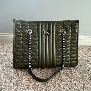 Gucci Medium Marmont Matelassé Shoulder Tote Bag